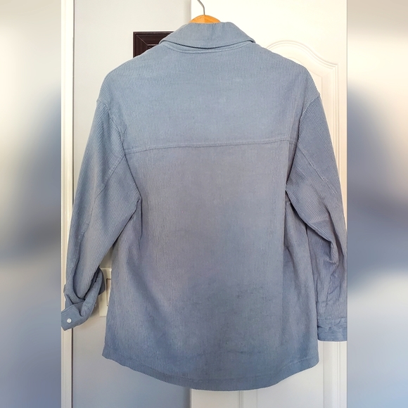 Shacket - Picture 5 of 5